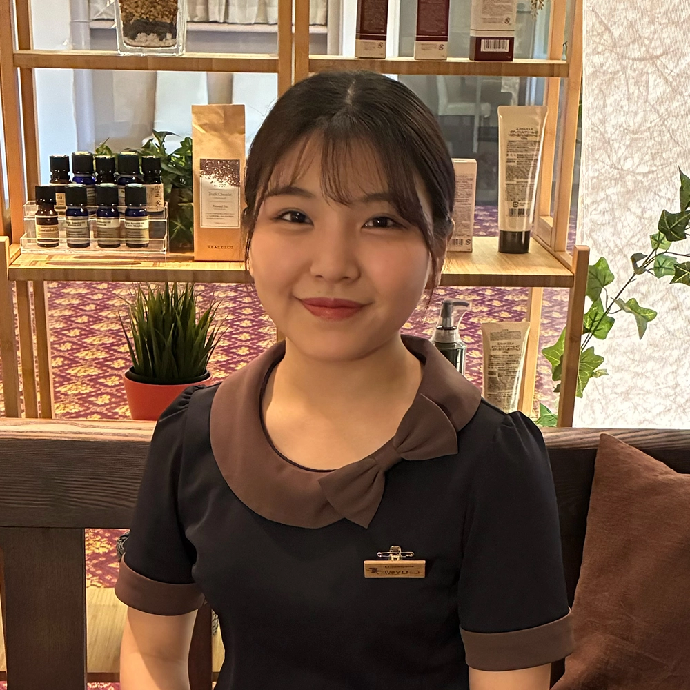Miyu - Aromatherapy Specialist